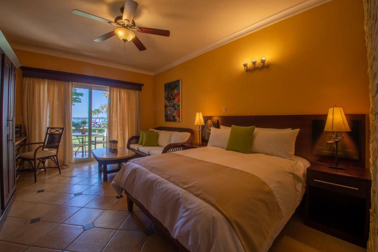 Velero Beach Resort Καμπαρέτε Εξωτερικό φωτογραφία